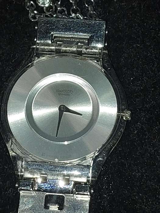 TWO VINTAGE SWATCH WATCHES NEED NEW BATTERIES SOLD AS IS