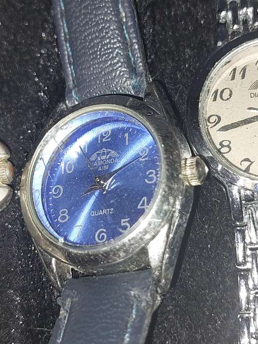 A USED JOBLOT FASHION WATCHES SOLD AS IS NOT TESTED
