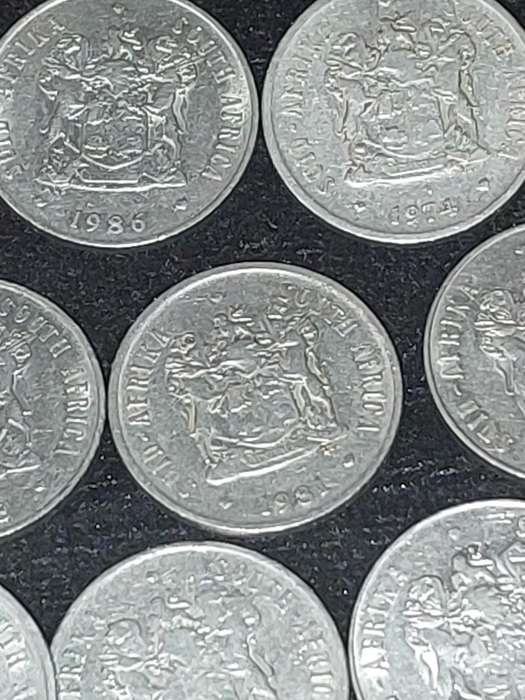 A VINTAGE COLLECTION OF(101) 20 CENT SOUTH AFRICAN COINS  SOLD AS IS