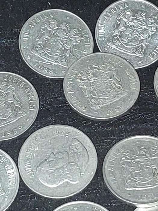 A VINTAGE COLLECTION OF(101) 20 CENT SOUTH AFRICAN COINS  SOLD AS IS