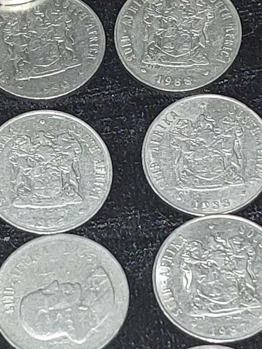 A VINTAGE COLLECTION OF(101) 20 CENT SOUTH AFRICAN COINS  SOLD AS IS