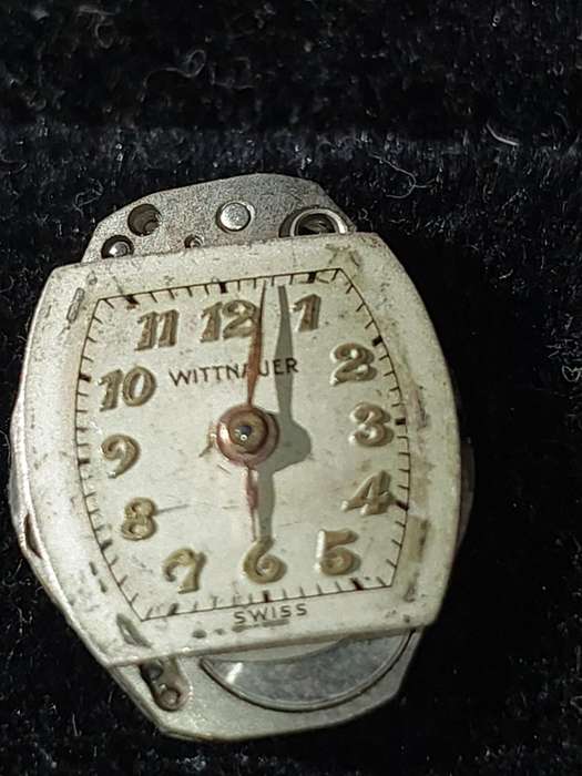A VINTAGE AND ANTIQUE COLLECTION WATCH MACHINISMS SOLD AS IS