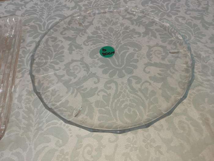 A JOBLOT COLLECTION GLASS SERVING PLATTERS SOLD AS IS