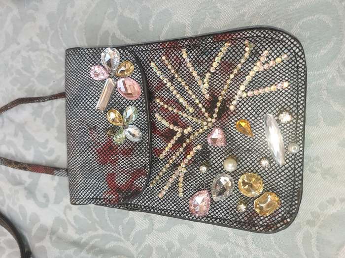 A JOBLOT CLUTCH BAGS AND PURSES SOLD AS IS R450