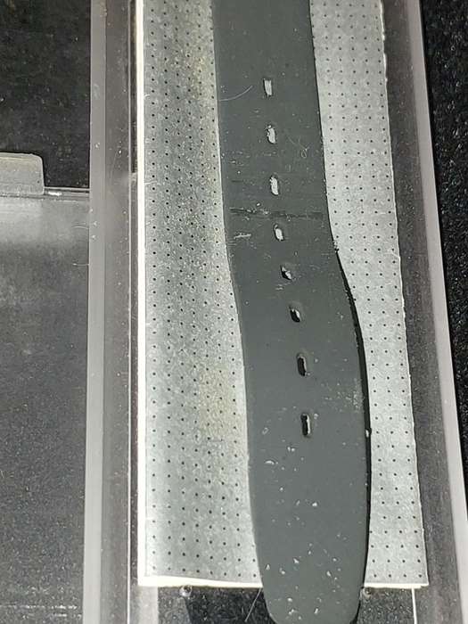 A UNISEX SWATCH RUBBER WATCH MISSING THE BATTERY COVER SOLD AS IS NOT TESTED