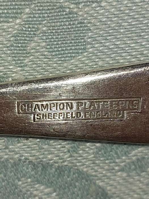 A SET OF VINTAGE CHAMPION PLATE EPNS MADE IN SHEFFIELD ENGLAND CAKE FORKS SOLD AS IS