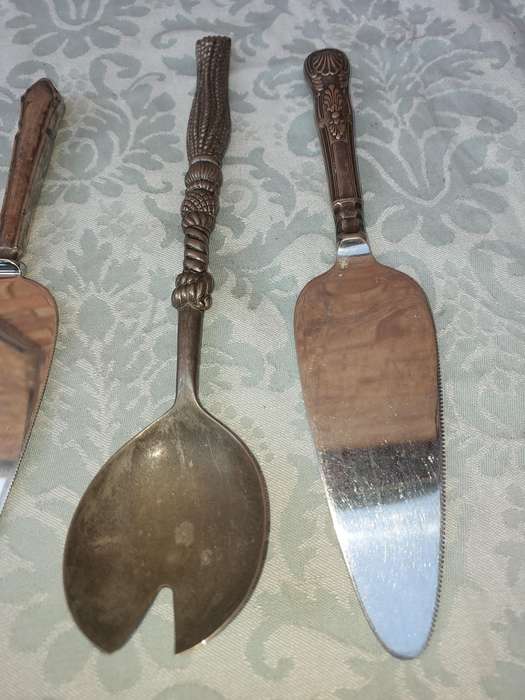 AN ENTIRE COLLECTION CAKE CUTTERS SOLD AS IS