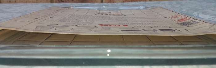 A PYREX BAKING TRAY SOLD AS IS