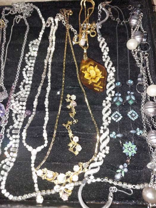A COLLECTION OF QUALITY COSTUME NECKLACES SOLD AS IS