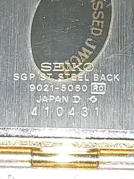 A SEIKO SQUARE FACE  UNISEX GOLDPLATED QUARTZ WATCH MODEL 9021-5110[RO]JAPAN WORKING CONDITION 3,5