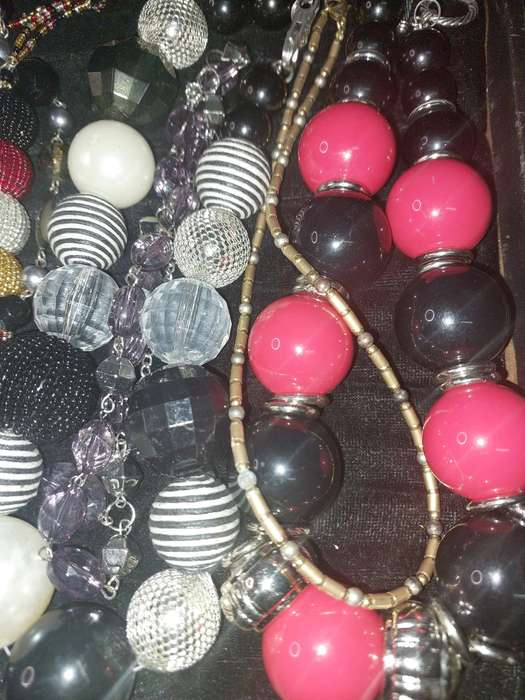 A JOBLOT COSTUME DESIGNER NECKLACES SOLD AS IS