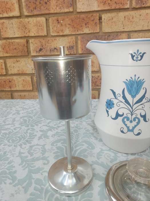 Noritake Blue Haven 9004 Coffee Percolator in great condition  sold as is