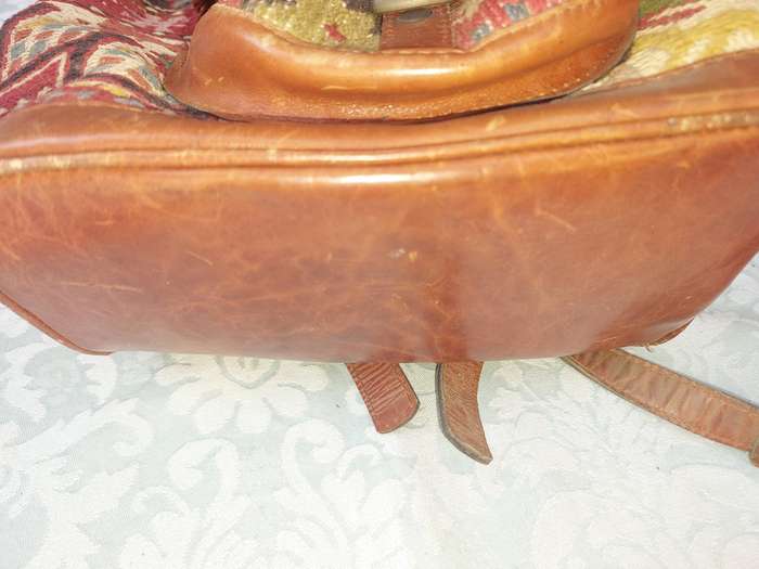 A BEATIFULL LEATHER WITH EMBROIDED ART WORK NAPSAK MADE BY KILIM ART IN TURKEY