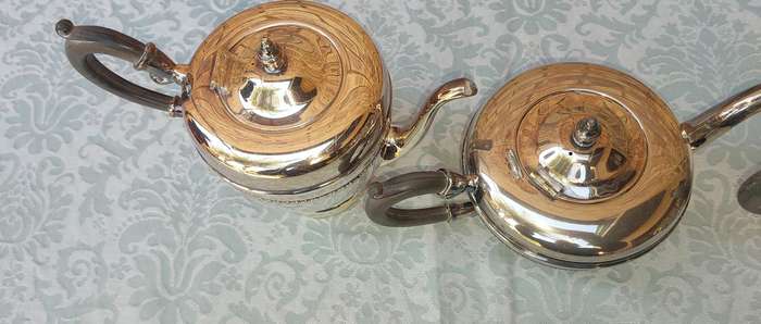 A VINTAGE BLANK VIKING PLATE MADE IN CANADA EM.ESS  EP ON COPPER TEA JUG SET WITH ONE JUG HANDLE LOO