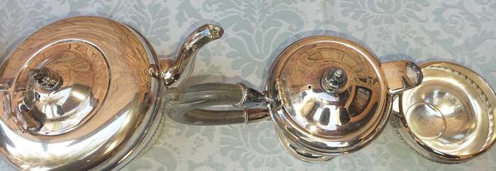 A VINTAGE BLANK VIKING PLATE MADE IN CANADA EM.ESS  EP ON COPPER TEA JUG SET WITH ONE JUG HANDLE LOO
