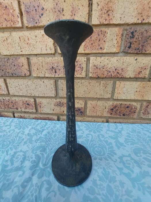 A VINTAGE JOBLOT SILVER PLATED CANDLE STANDS AND HOLDERS SOLD AS IS