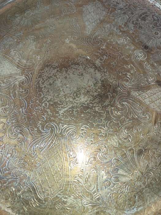 A ROUND EMESS SERVING PLATTER SOLD AS IS