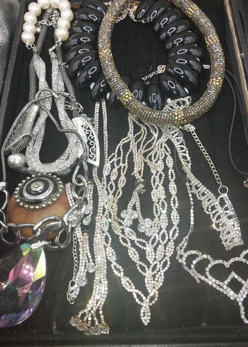 A COLLECTION JOBLOT COSTUME NECKLACES SOLD AS IS