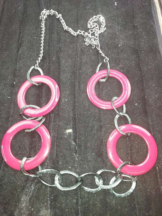 A QUALITY COLLECTION COSTUME NECKACES SOLD AS IS