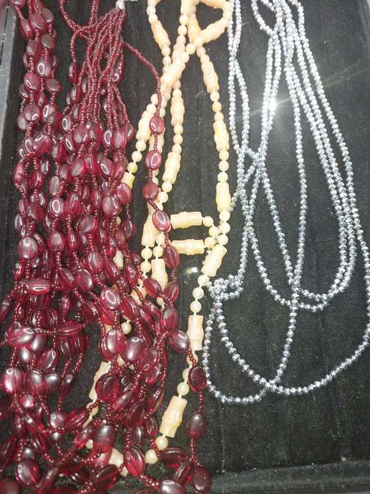 A QUALITY COLLECTION COSTUME NECKACES SOLD AS IS