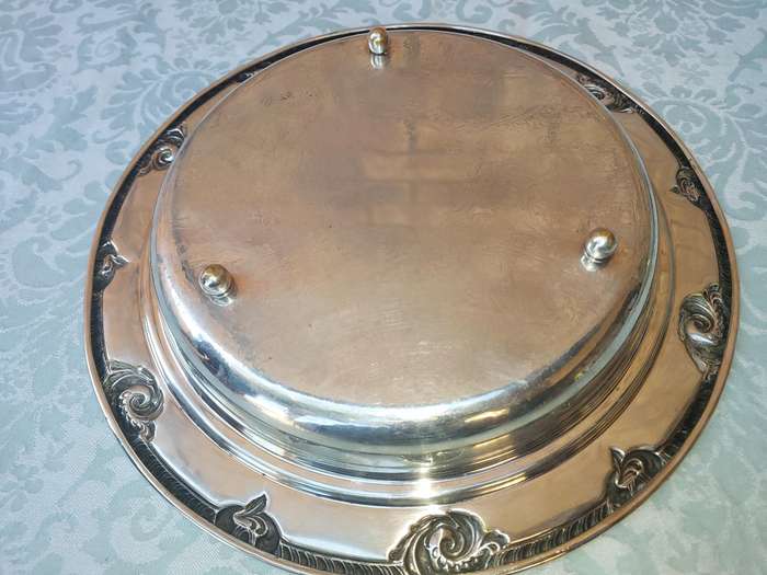 TWO VINTAGE EPNS SERVING PLATTERS SOLD AS IS