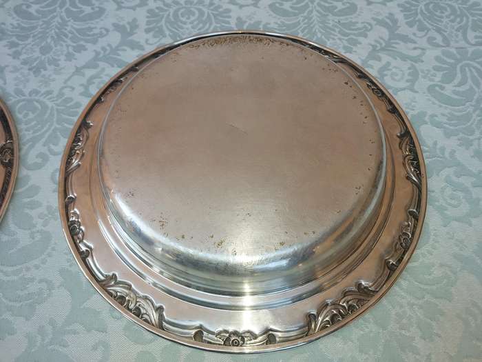 TWO VINTAGE EPNS SERVING PLATTERS SOLD AS IS