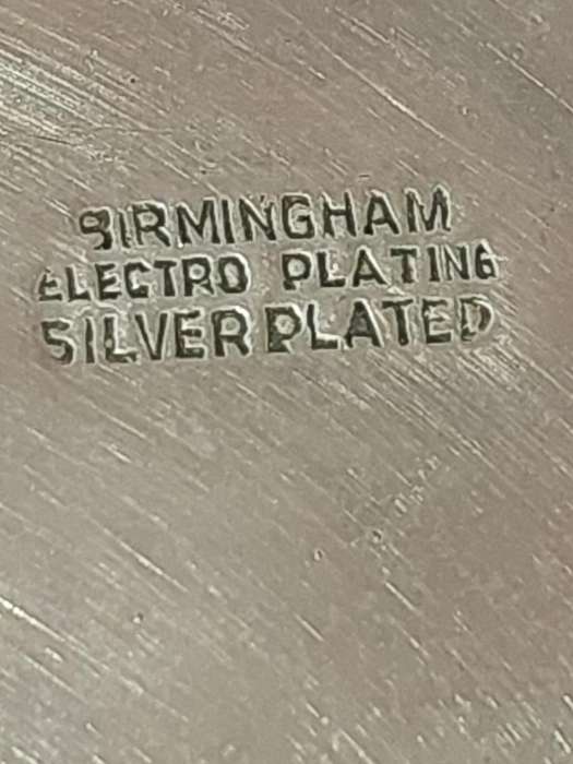 AN ANTIQUE BIRMINGHAM ELECTRO PLATE TUREEN SOLD AS IS