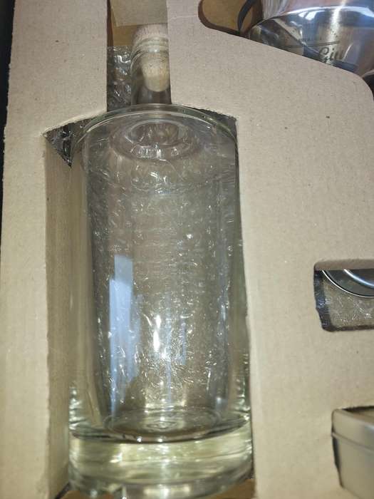 A COMPLETE GIN MAKING KIT SOLD AS IS