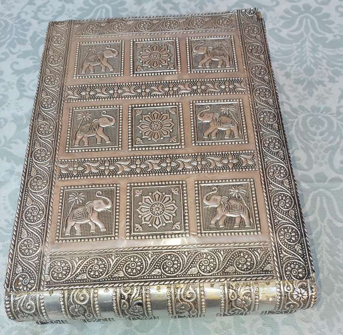 A BEAUTIFULL ALLOY WITH ASIAN DESIGNS JEWELRY BOX SOLD AS IS