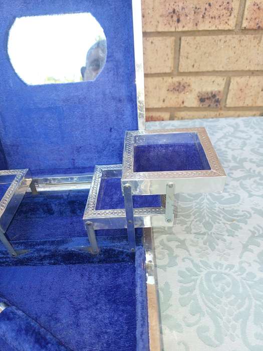 A BEAUTIFULL ALLOY WITH ASIAN DESIGNS JEWELRY BOX SOLD AS IS
