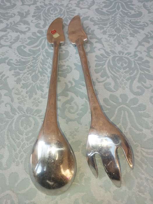 A PEWTAL SET SALAD LADLES SOLD AS IS