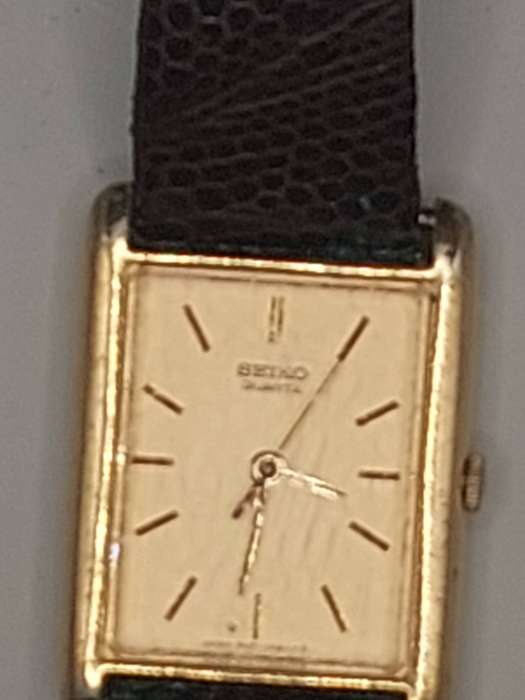 TWO VINTAGE SEIKO WATCHES SOLD AS IS NOT TESTED
