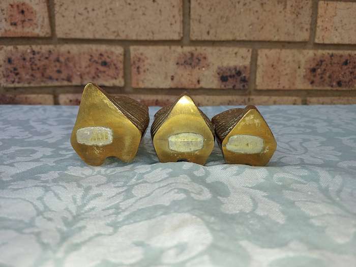 A SET OF 3 ART DECOR BRASS OWLS SOLD AS IS