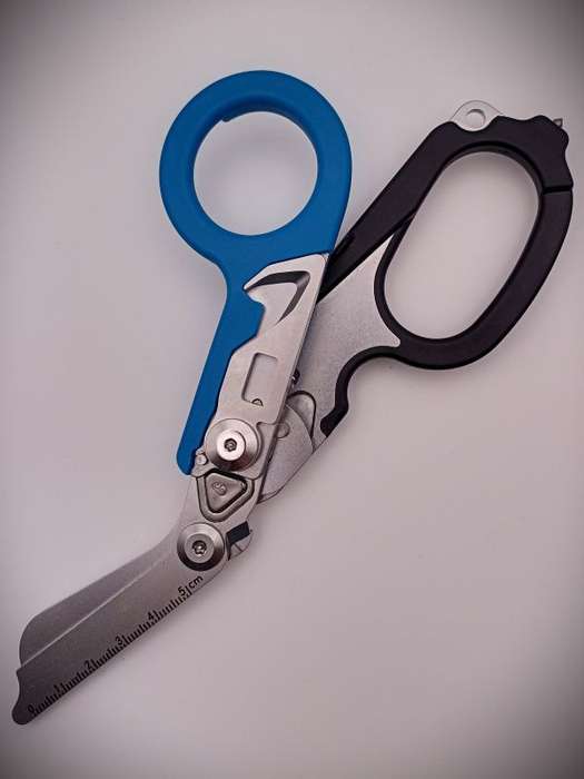 Multi-Functional Folding Tactical Emergency Response Shears (Black/Blue)