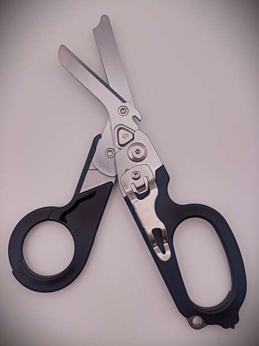 Multi-Functional Folding Tactical Emergency Response Shears (Black)