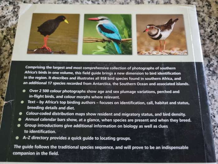 Photographic Field Guide Birds of Southern Africa by Sinclair and Ryan  ( Sasol