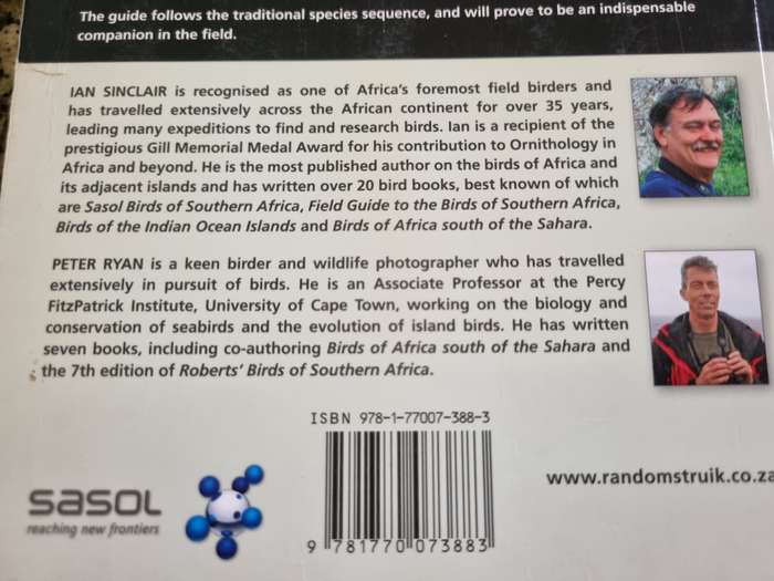 Photographic Field Guide Birds of Southern Africa by Sinclair and Ryan  ( Sasol