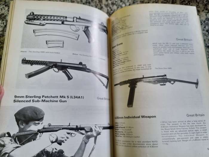 INFANTRY WEAPONS OF THE WORLD CHRISTOPHER C FOSS & T J GANDER No D/j Army guns rifles 2nd Ed.