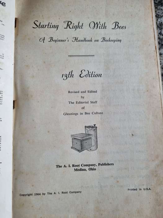 STARTING RIGHT WITH BEES A Beginner`s Handbook  Beekeeping Bee Keeping