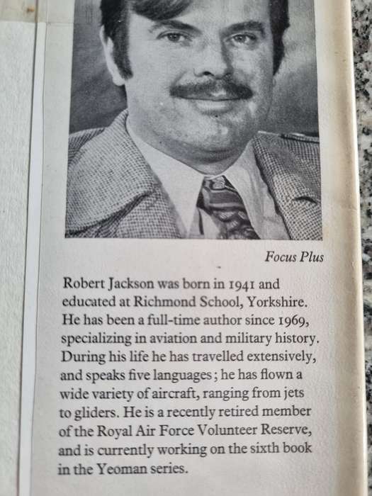 MOSQUITO SQUADRON  ROBERT JACKSON Yeoman in the Battle over Germany 1943