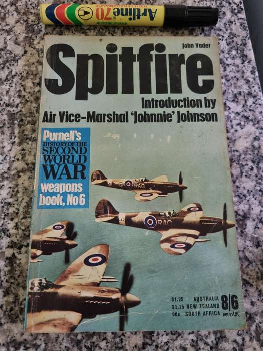 Purnell's History of the Second World War Weapons No. 6 SPITFIRE JOHN VADER 1969