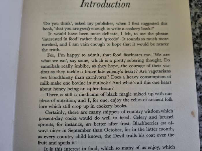 Miss READ'S COUNTRY COOKING  or to cut a cabbage leaf ( Reads )