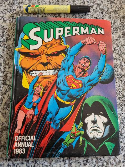 SUPERMAN OFFICIAL ANNUAL 1983  ( Comics )