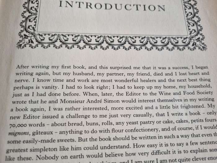 The Wine & Food Society's Guide to BAKERY Cakes & Simple Confectionary by MARIA FLORIS  ( BAKING )
