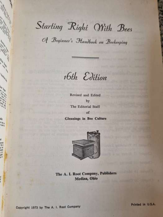 STARTING RIGHT WITH BEES A Beginner`s Handbook  Beekeeping Bee Keeping