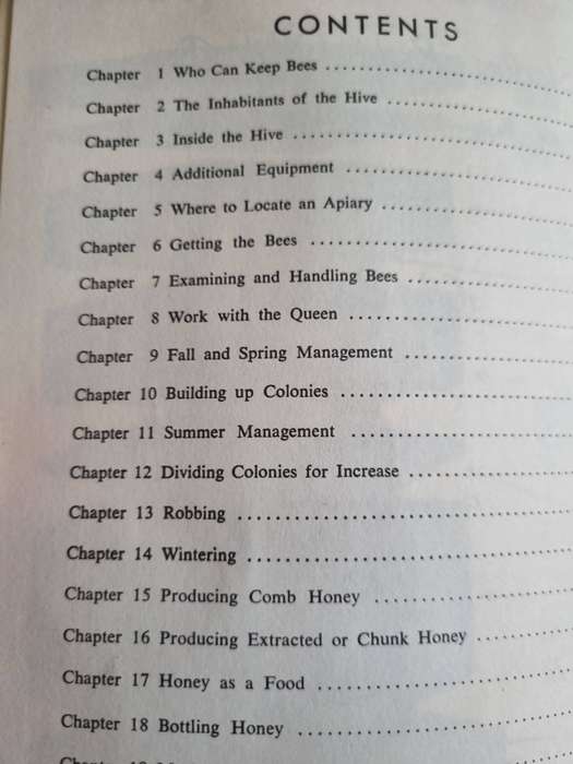 STARTING RIGHT WITH BEES A Beginner`s Handbook  Beekeeping Bee Keeping