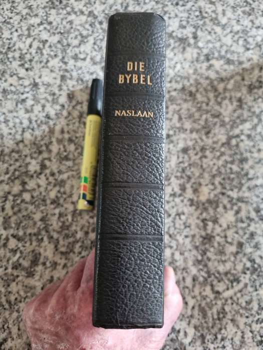 DIE BYBEL Naslaan Ou en Nuwe Testament Die Bybel Genootskap van Suid-Afrika with References 1957