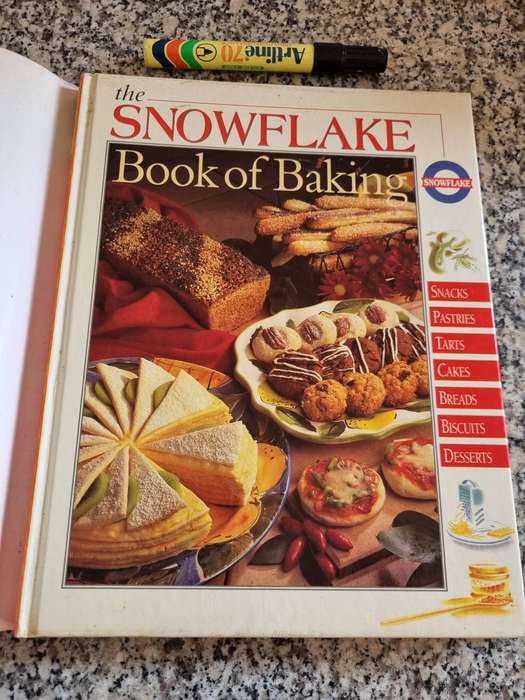 THE SNOWFLAKE BOOK OF BAKING  ( Snowflake Flour Cakes Breads cooking)