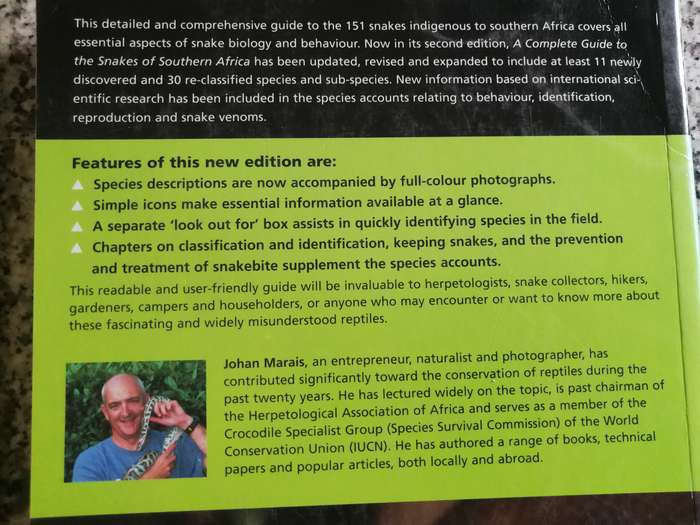 SNAKES OF SOUTHERN AFRICA A Complete Guide Second Edition 2004 JOHAN MARAIS