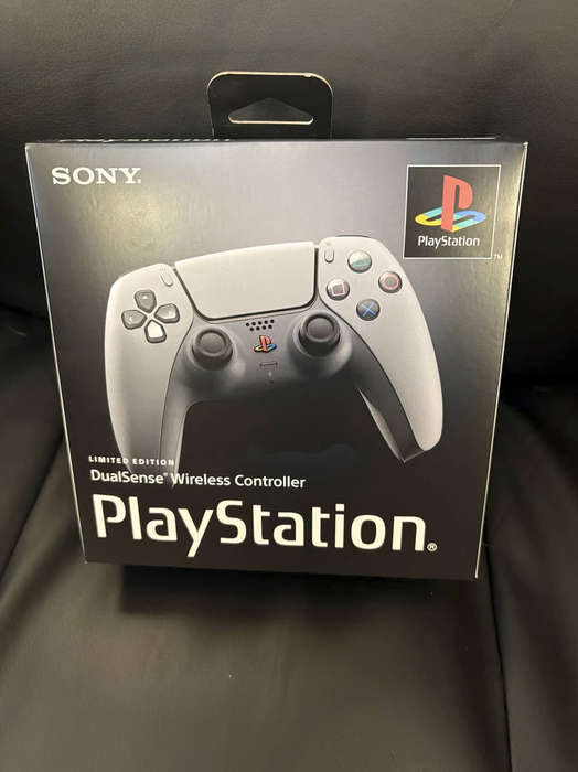RARE! 30th Anniversary Dualsense (SEALED!)